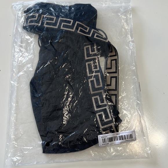 New Designer Inspired One Shoulder Black Knit Top Size L - Picture 9 of 9